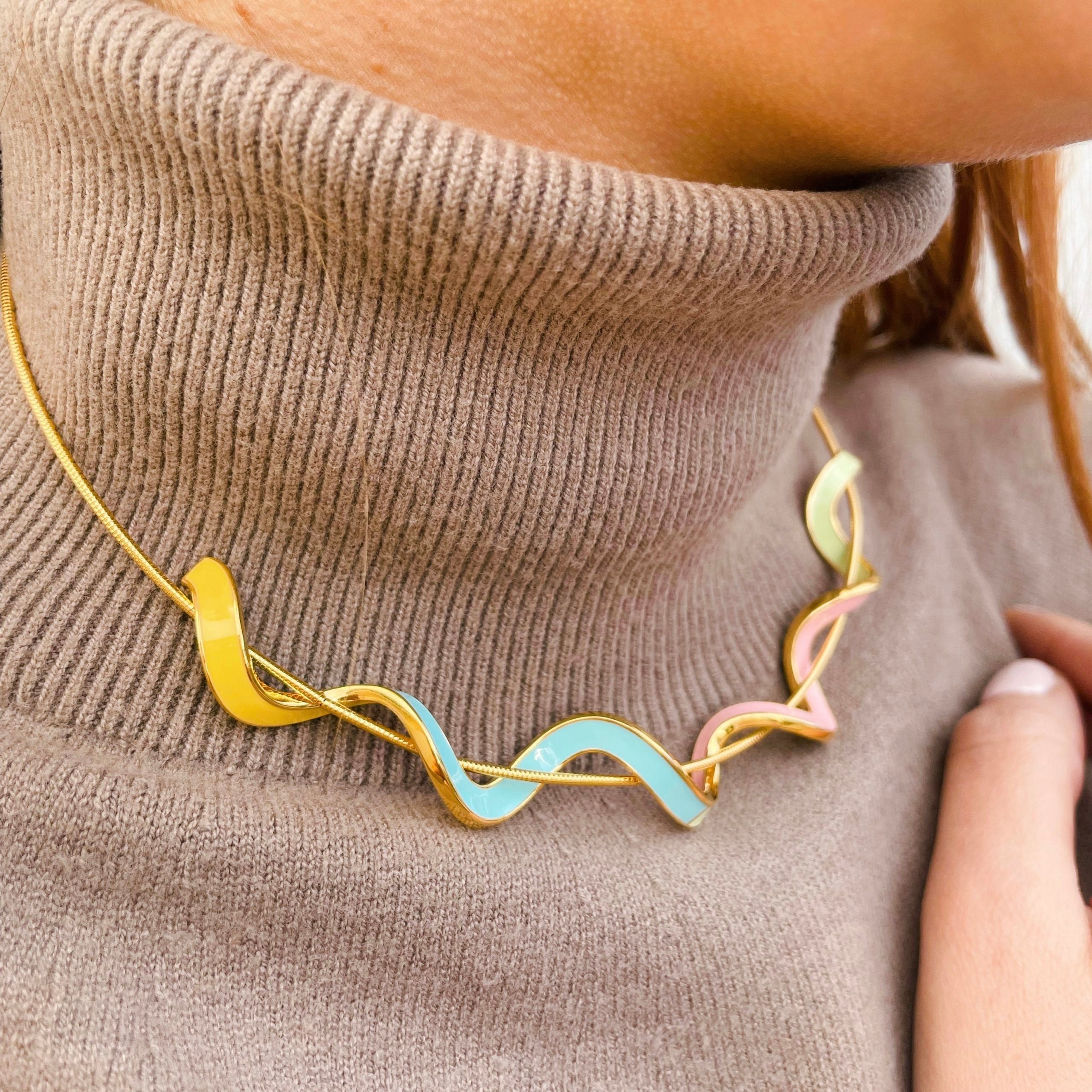 Adjustable rigid necklace colored RIBBON