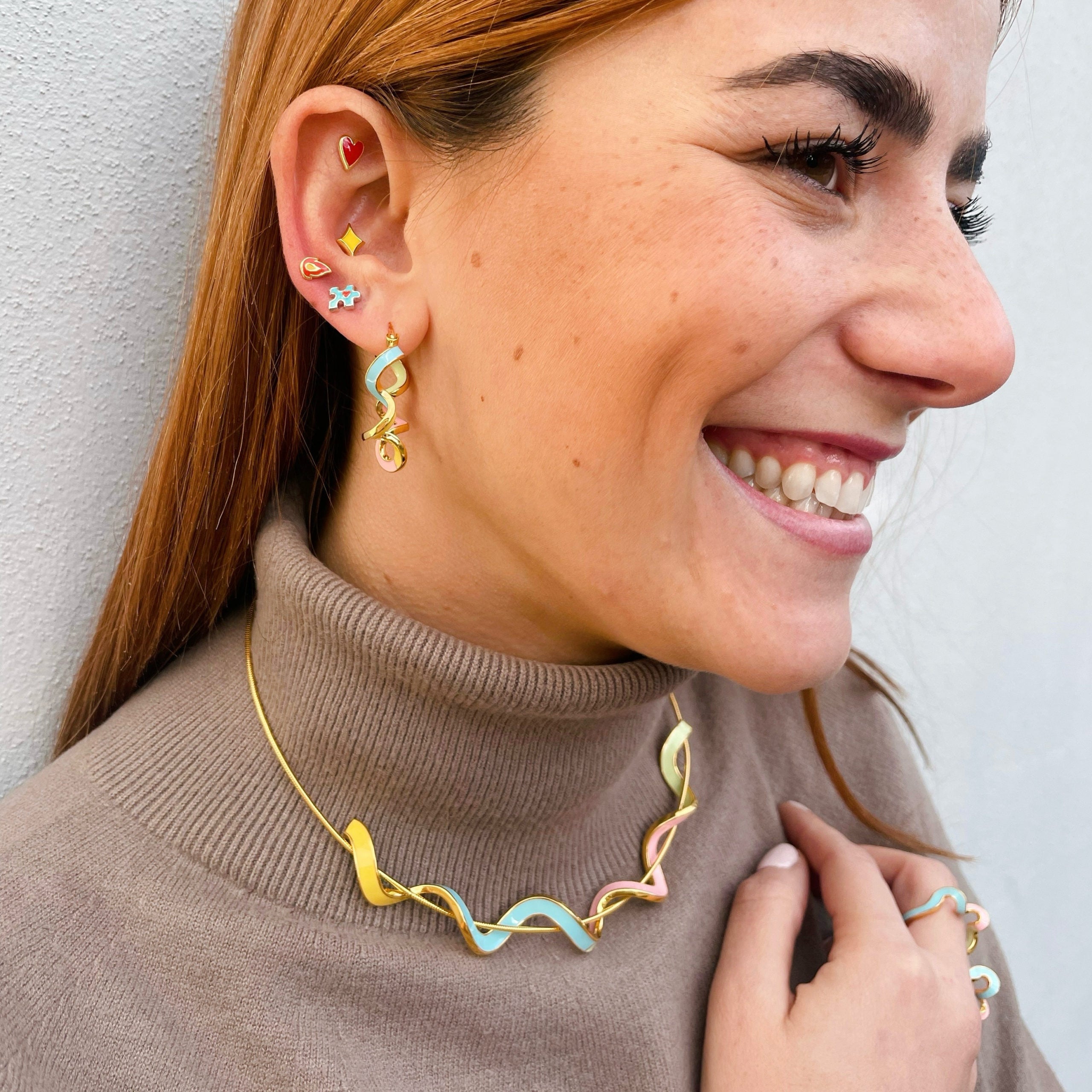 Adjustable rigid necklace colored RIBBON