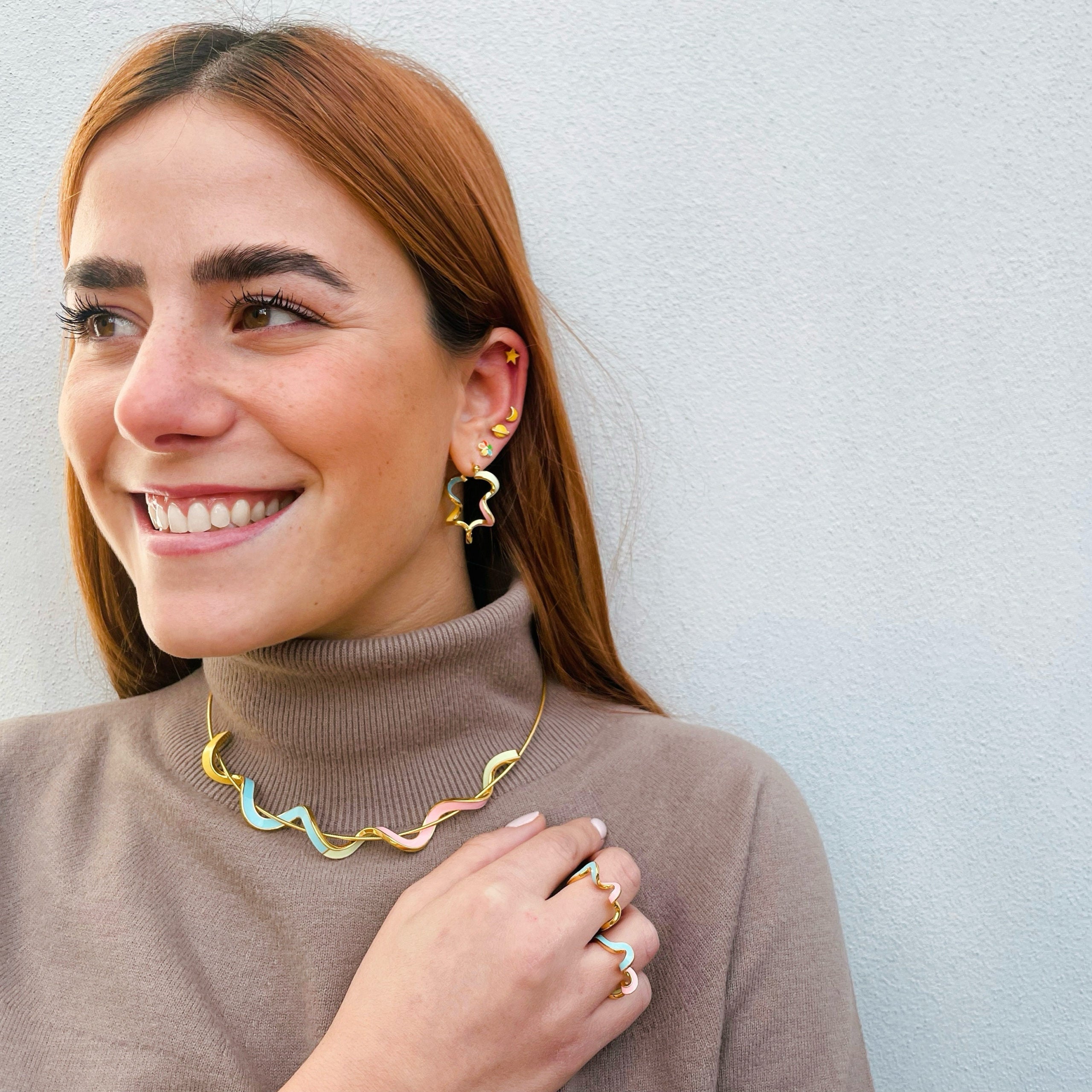 Adjustable rigid necklace colored RIBBON